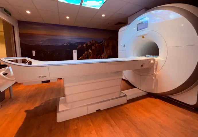 2014 Siemens  Spectra 3.0T MRI