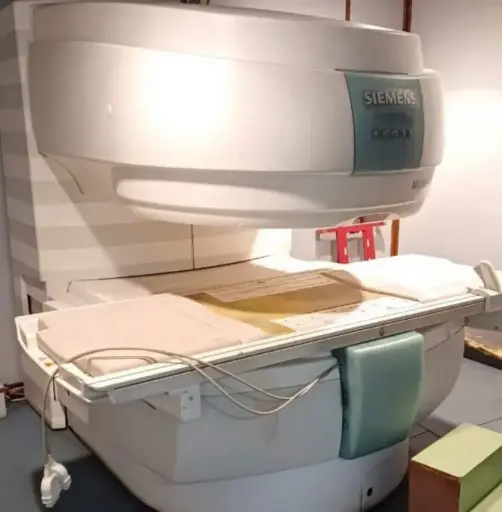 SIEMENS MAGNETOM C Open MRI (0.35 T)